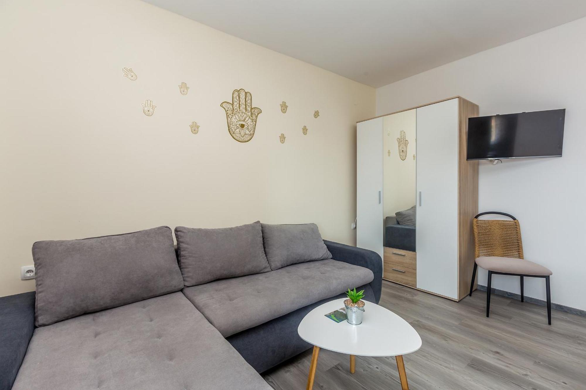 Apartmani Tena Njivice Exterior photo
