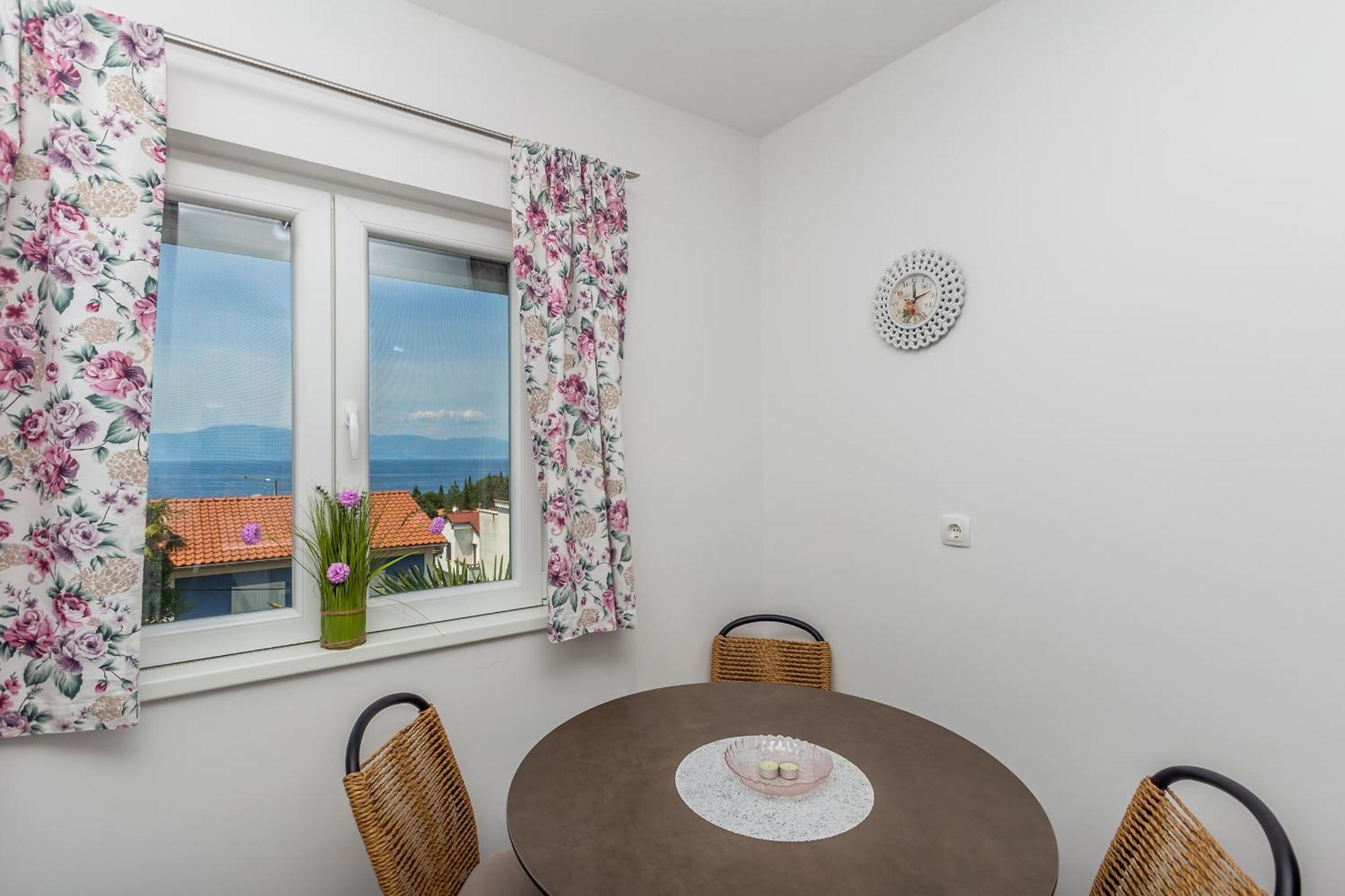 Apartmani Tena Njivice Exterior photo